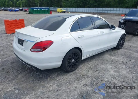 2016 Mercedes-Benz C 300 Luxury/Sport z USA, uszkodzony, nr VIN 55SWF4JB3GU163946